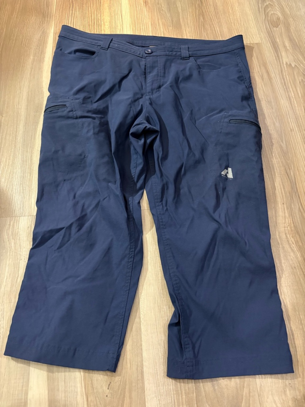Eddie Bauer Crops Size 14